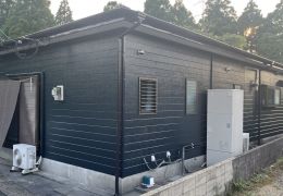 ［外壁］サイディング｜プレミアム無機塗装、［屋根］コロニアル｜プレミアム無機塗装 写真